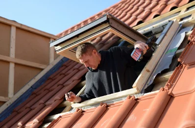 Pose de fenêtres de toit Velux à Teilhède